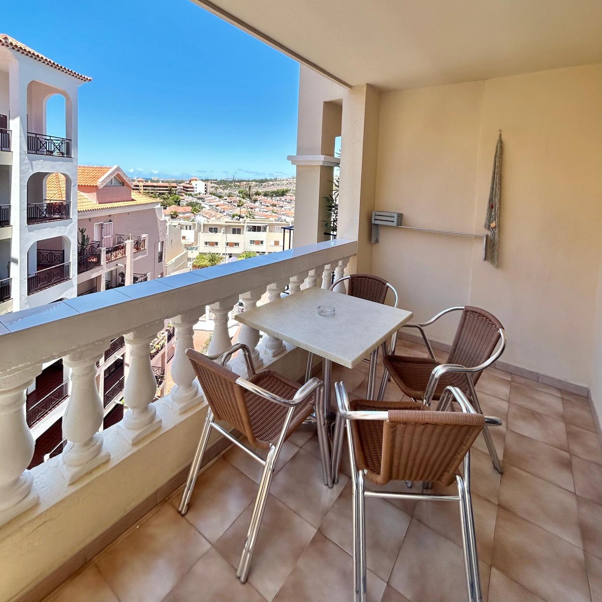 Lovely 1 Bed Apartment In Castle Harbour C108 Los Cristianos  Exterior photo
